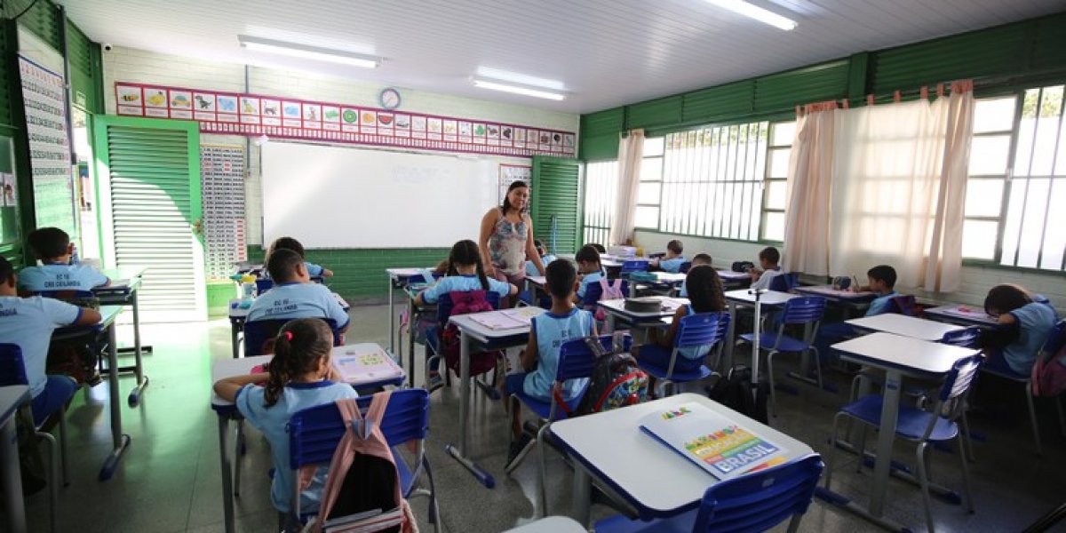 Governo aumenta o piso salarial dos professores