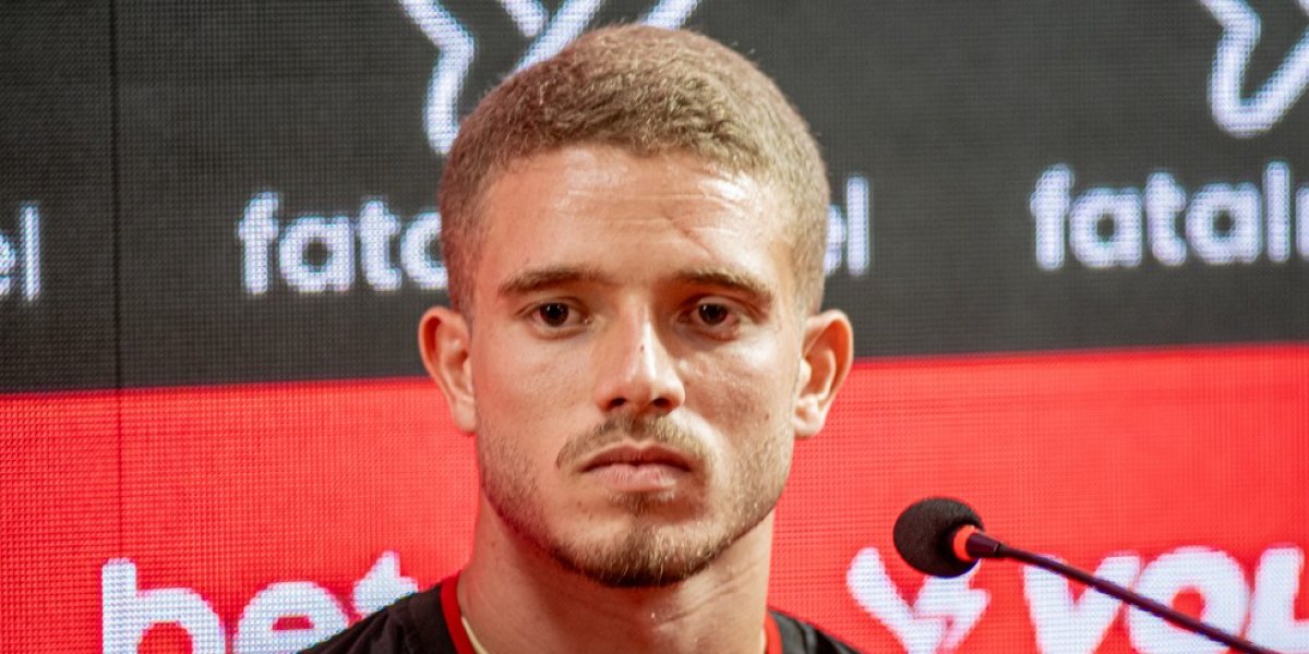 Vitória acerta empréstimo de Léo Naldi ao Atlético-GO