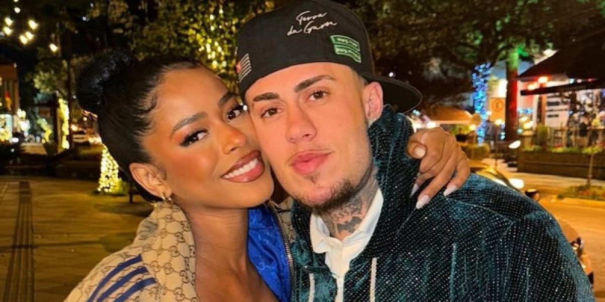 MC Daniel passa por simulação de gravidez e diverte a companheira