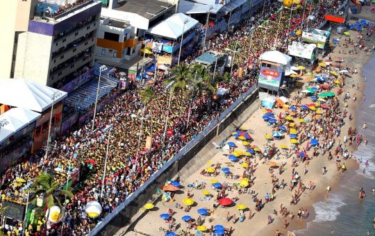 Carnaval de Salvador deve atrair 850 mil turistas e movimentar R$ 1,8 bilhão na economia