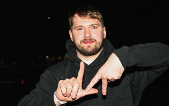 Los Angeles Lakers e Dallas Mavericks fazem 'maior troca da história' na NBA