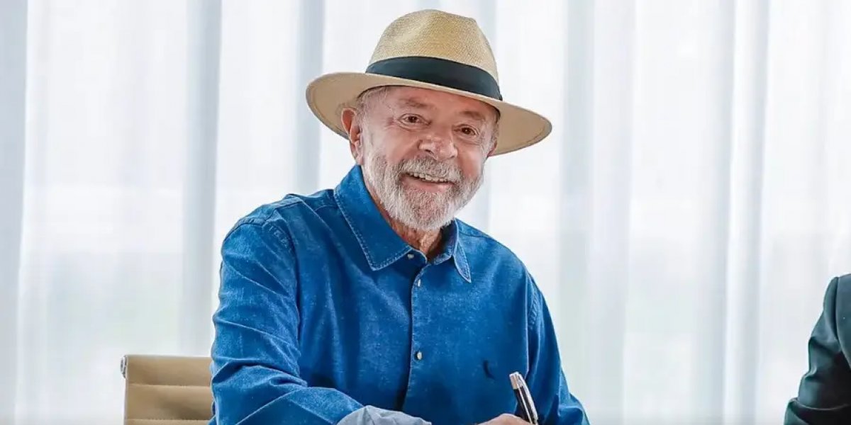 Lula viaja para a Bahia como primeiro destino após cirurgia