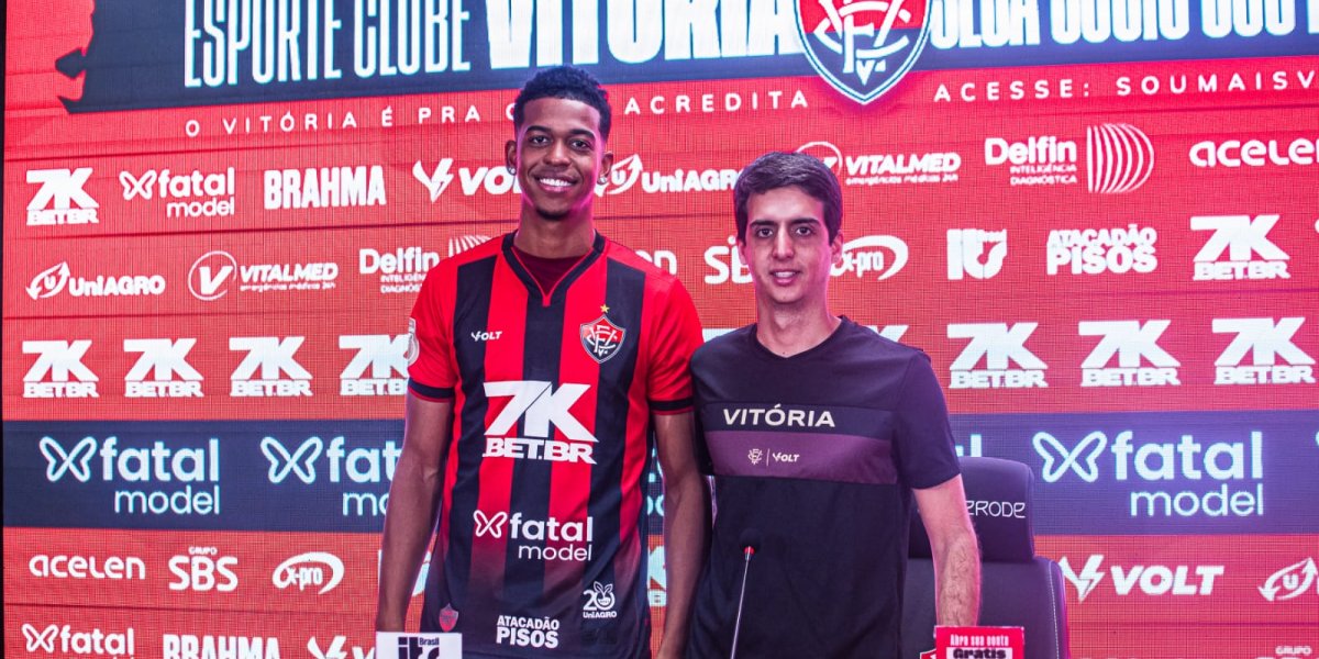 Carlinhos é apresentado oficialmente no Vitória e afirma que deseja seguir os passos de Alerrandro