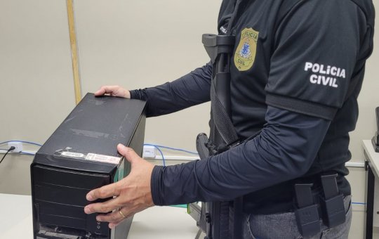 Mulher é presa por se passar por chefe de cartório do TJBA