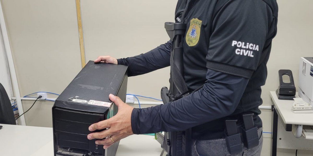 Mulher é presa por se passar por chefe de cartório do TJBA