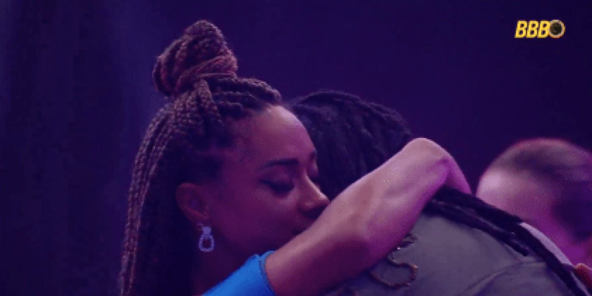 BBB 25: Mesmo com polêmicas, Aline e Diogo dançam juntos em festa