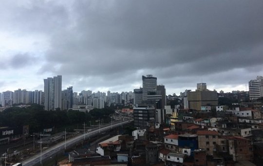 Previsão do tempo para Salvador: fim de semana será de chuvas e variação de temperaturas