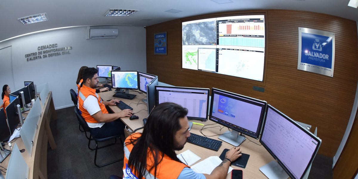 Prefeitura de Salvador abre inscrições para processo seletivo Reda da Operação Chuva 2025