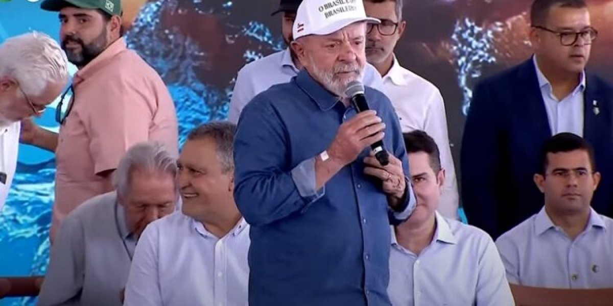 "Queremos o povo brasileiro humanista e não algoritmo", diz Lula sobre uso de celulares nas salas de aula