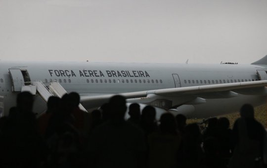 Militares são presos por suspeita de transportar drogas em aviões da FAB