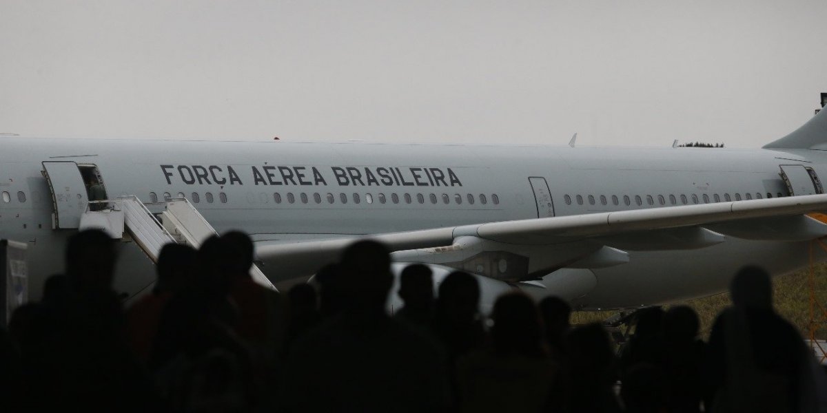 Militares são presos por suspeita de transportar drogas em aviões da FAB