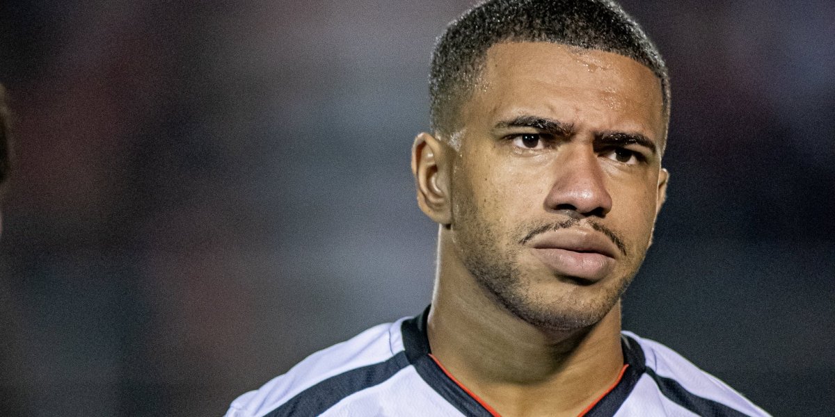 Lucas Esteves consegue liberação e deve deixar o Vitória