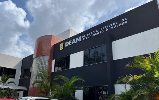 Mulher é incendiada em tentativa de feminicídio