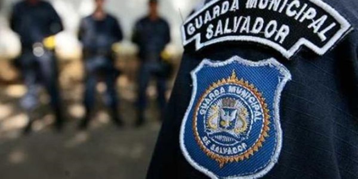 Guarda Municipal atira contra homem durante abordagem no Pelourinho e gera revolta entre moradores