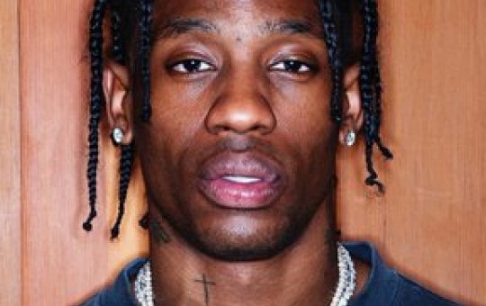 Travis Scott mostra interesse em colaborar com Taylor Swift e Sabrina Carpenter em novo album