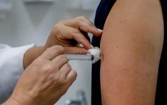 Anvisa solicita esclarecimentos para aprovar vacina do Butantan contra a dengue