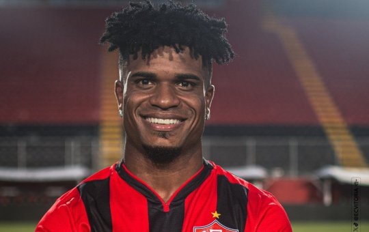 Jamerson chega ao Vitória e revela sonho realizado: "Sempre tive desejo de jogar no Vitória"