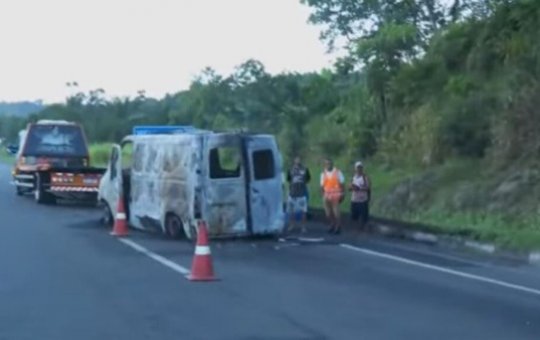 Grave acidente na BR-324 deixa motociclista morto e causa congestionamento