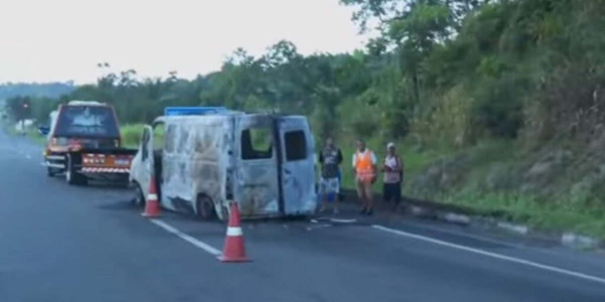 Grave acidente na BR-324 deixa motociclista morto e causa congestionamento