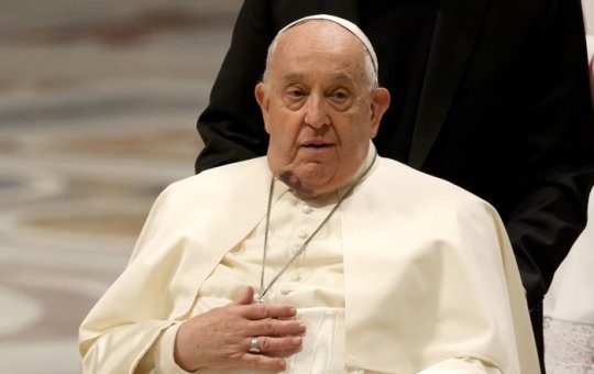 Papa Francisco é internado para tratar bronquite e realizar exames