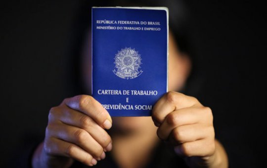 Desemprego atinge menor nível da história em 14 estados em 2024, aponta IBGE