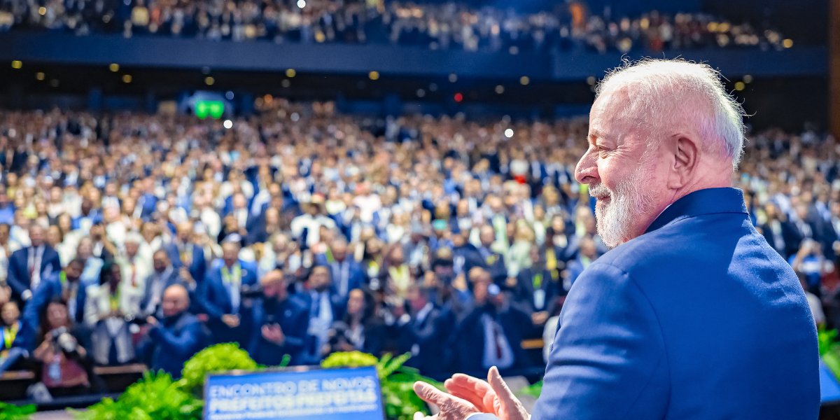 Presidente Lula 'alfineta' Donald Trump e afirma que americano faltará COP30