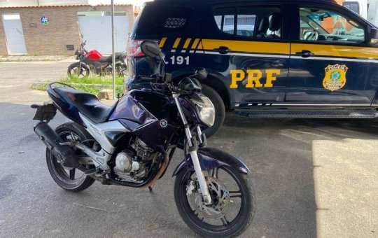 BR-324: PRF recupera em Simões Filho motocicleta roubada em Salvador