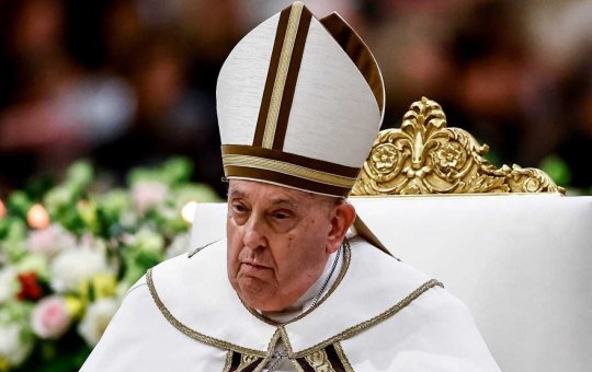 Internado, Papa Francisco pede desculpas por ausência na missa deste domingo