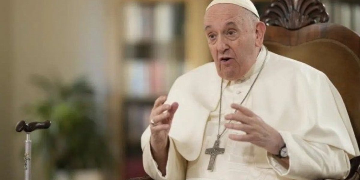 Papa Francisco permanece internado com infecção respiratória grave