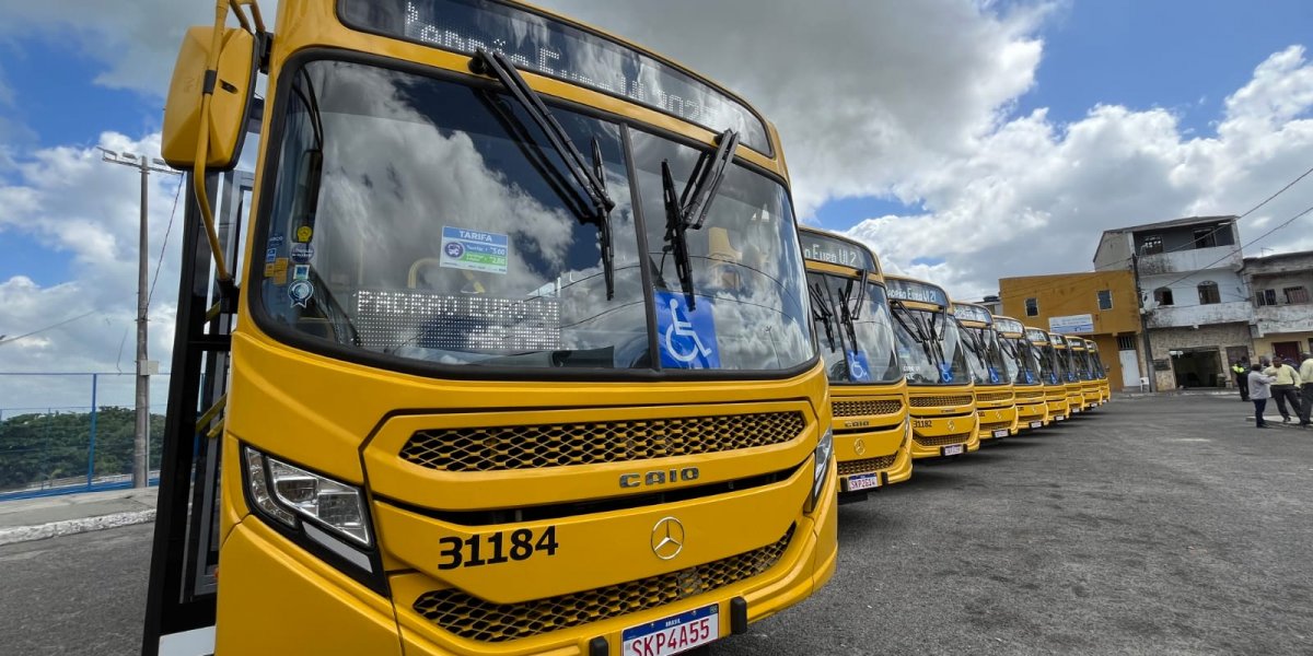 Prefeitura entrega novos ônibus com ar-condicionado para o Subúrbio Ferroviário