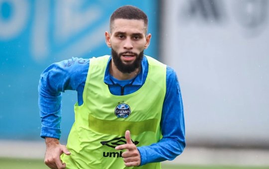 Wagner Leonardo 'alfineta' o Vitória durante apresentação no Grêmio