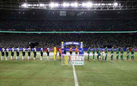 Jogadores iniciam campanha contra gramado sintético no futebol brasileiro 