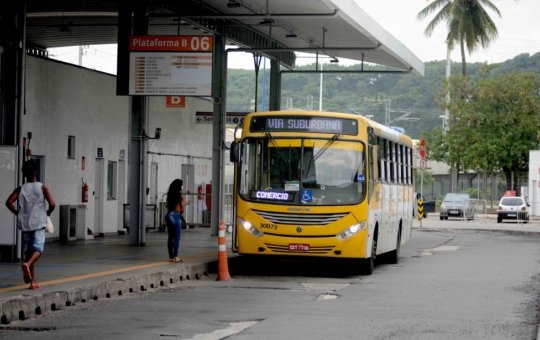 Roubos a ônibus em Salvador caem 71% em janeiro, aponta Polícia Militar