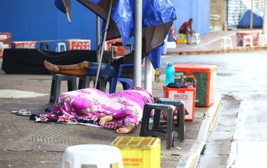 Acampamento Carnavalesco: Ambulantes acampam para garantir espaço no Carnaval