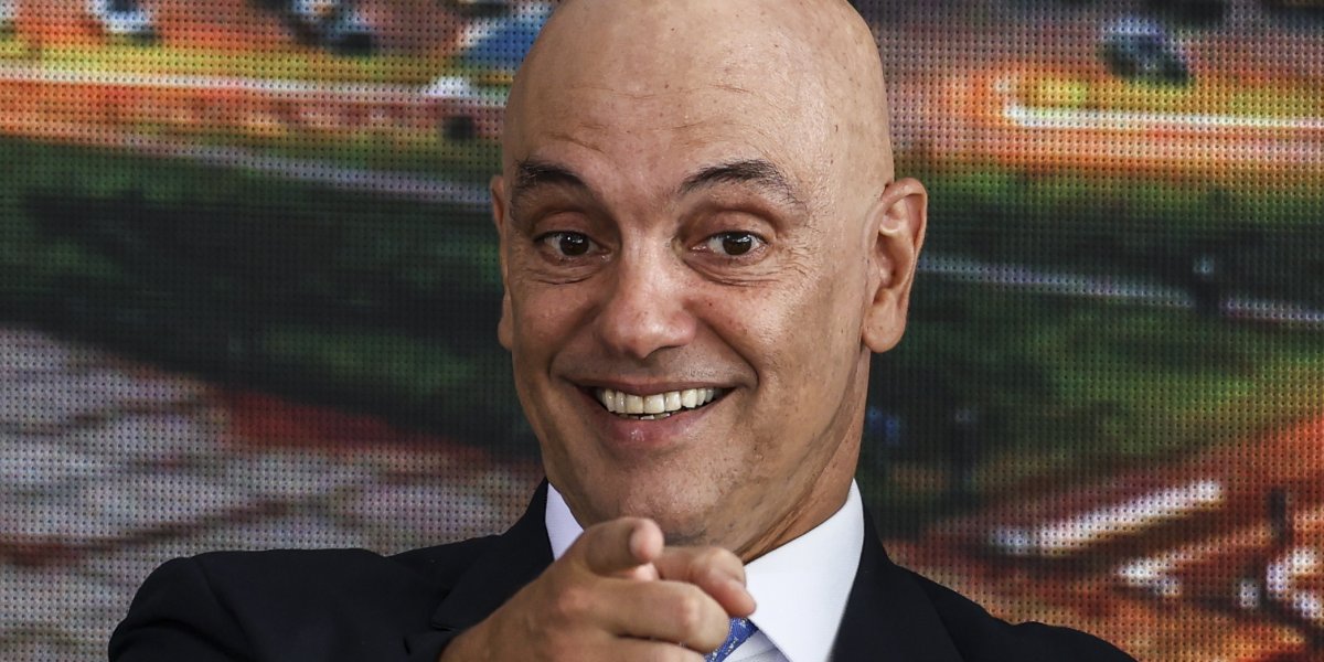 Alexandre de Moraes multa X por não compartilhar dados de 'blogueiro bolsonarista'
