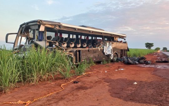 Acidente em rodovia do interior de São Paulo deixa 12 mortos