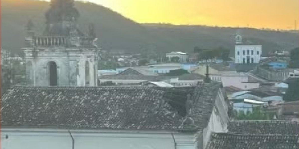 Teto de igreja desaba na Bahia; imóvel estava interditado e não houve feridos