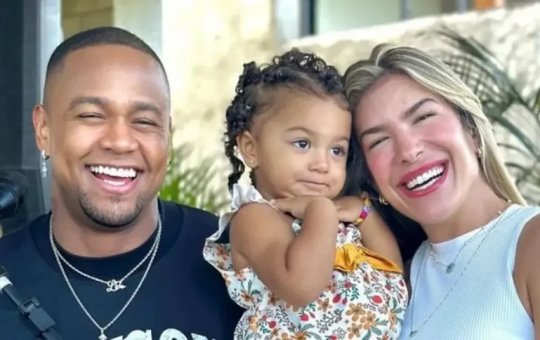 Momento Fofura: Liz já está em clima de Carnaval e aparece fantasiada em vídeo postado por sua mãe