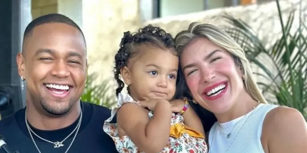 Momento Fofura: Liz já está em clima de Carnaval e aparece fantasiada em vídeo postado por sua mãe