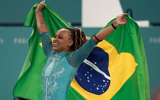 Rebeca Andrade aparece como garota propaganda neste Carnaval