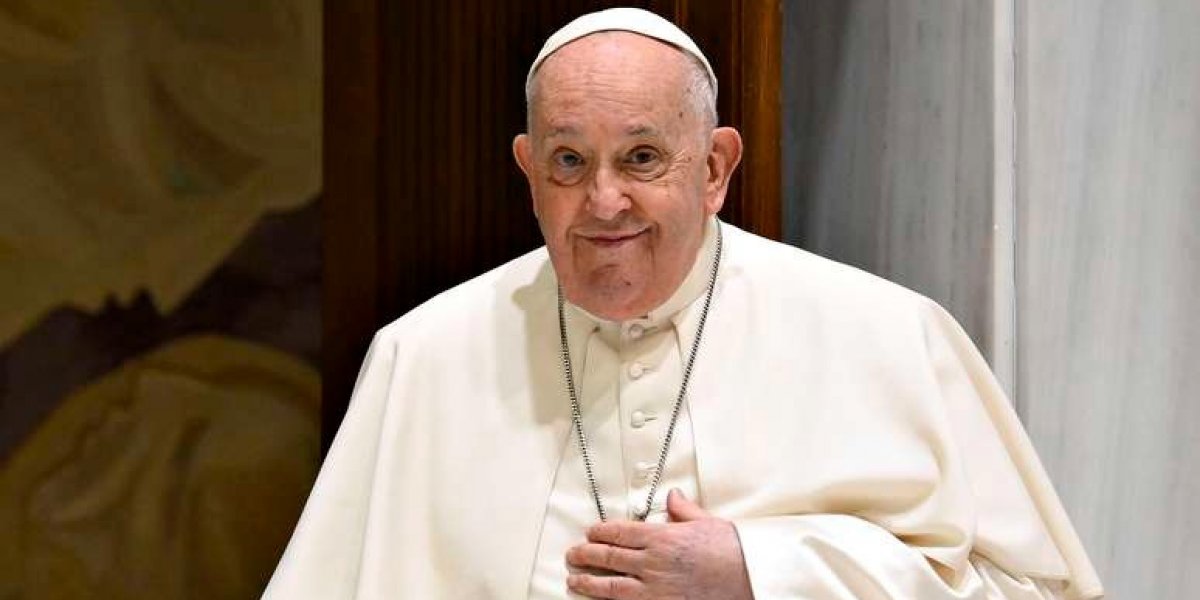 Vaticano diz que Papa Francisco teve noite tranquila, apesar de estado de saúde crítico