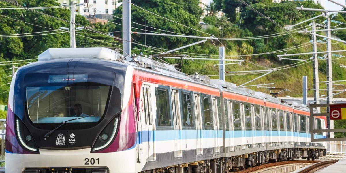 Metrô apresenta lentidão na manhã do primeiro dia oficial de Carnaval em Salvador