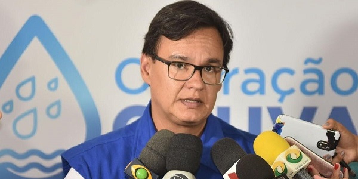 Sosthenes Macêdo minimiza a chuva no Carnaval: "Ela vem só para refrescar"