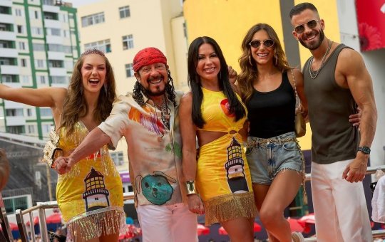 Mari Gonzalez e Pipo Marques aproveitam show de Bell Marques na abertura do Carnaval de Salvador