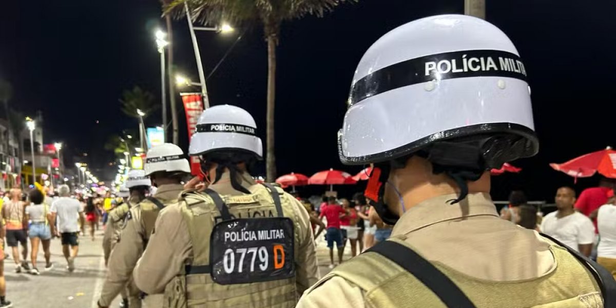 Homem é detido por venda ilegal de abadás do camarote da PM em Salvador