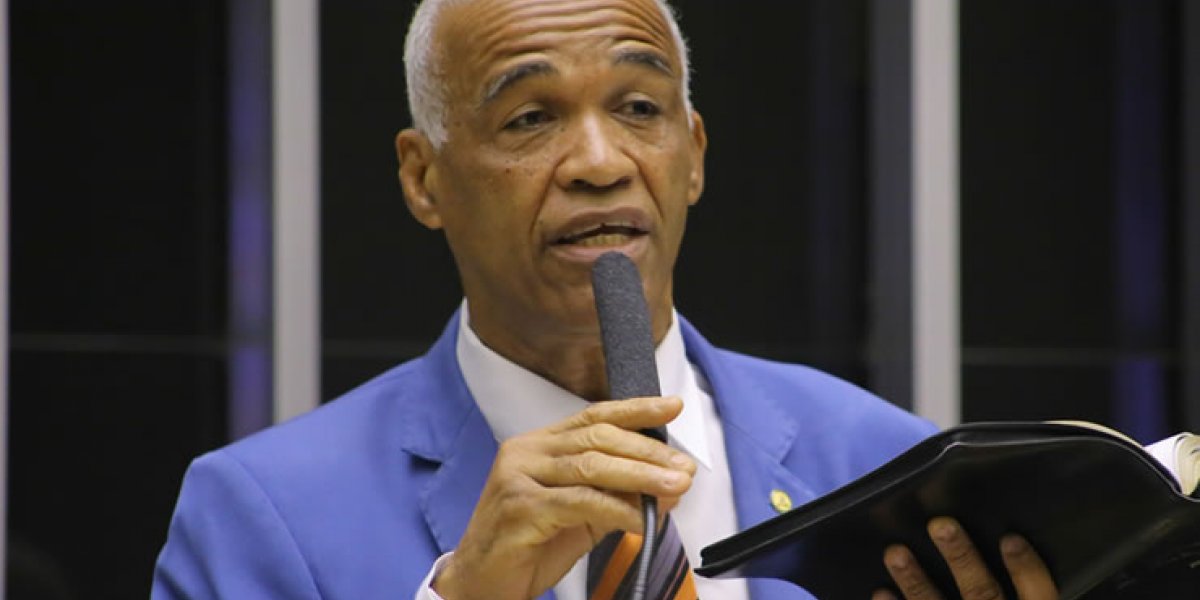 Pastor Isidório surpreende cantando música evangélica em ritmo de Marchinha de Carnaval