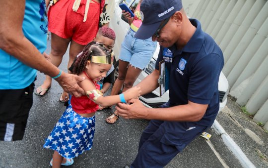 Guarda Civil realiza ação de identificação de crianças no Carnaval de Salvador