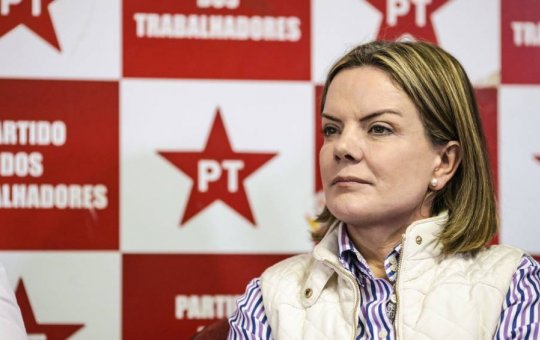 Gleisi Hoffmann agradece apoio de Motta e Alcolumbre após nomeação para Secretaria de Relações Institucionais