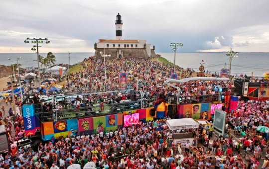 Confira a programação do Carnaval neste domingo (2)
