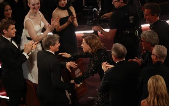 "Ainda Estou Aqui" e "Anora" brilham no Oscar 2025: Brasil faz história com sua primeira estatueta internacional